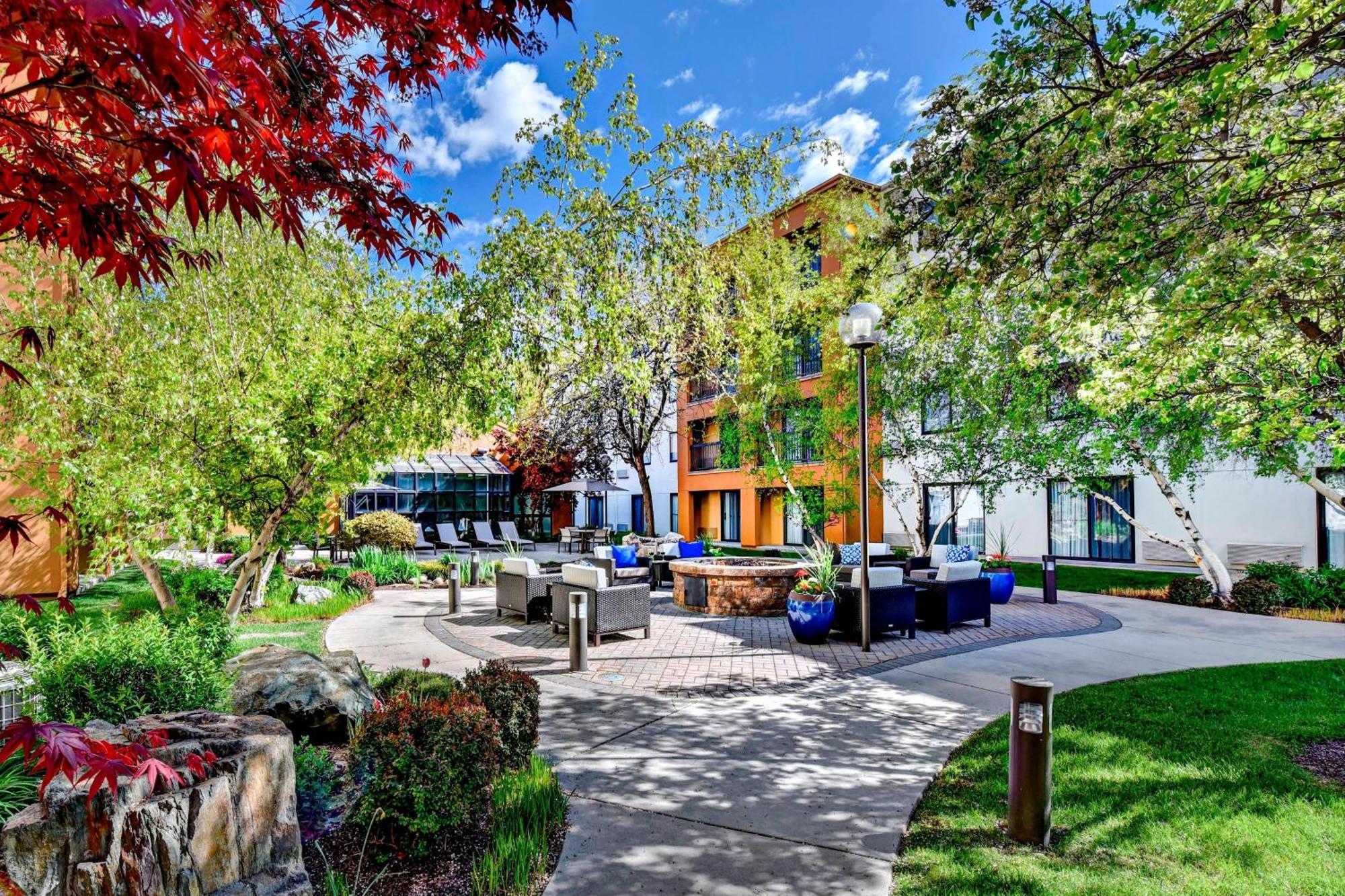 Courtyard Boise Downtown Hotel Exterior photo